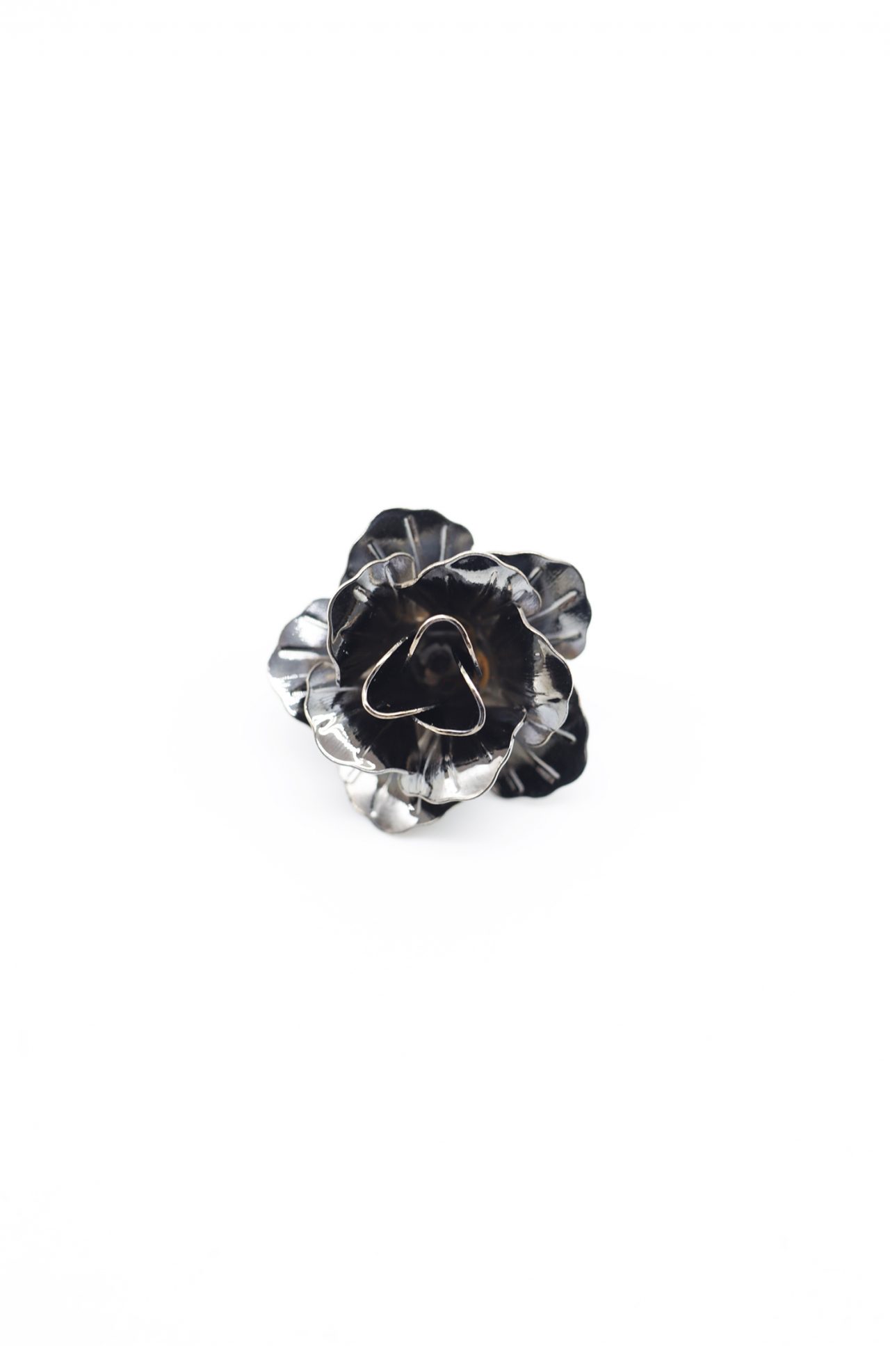 black flower rose brooch dgrie