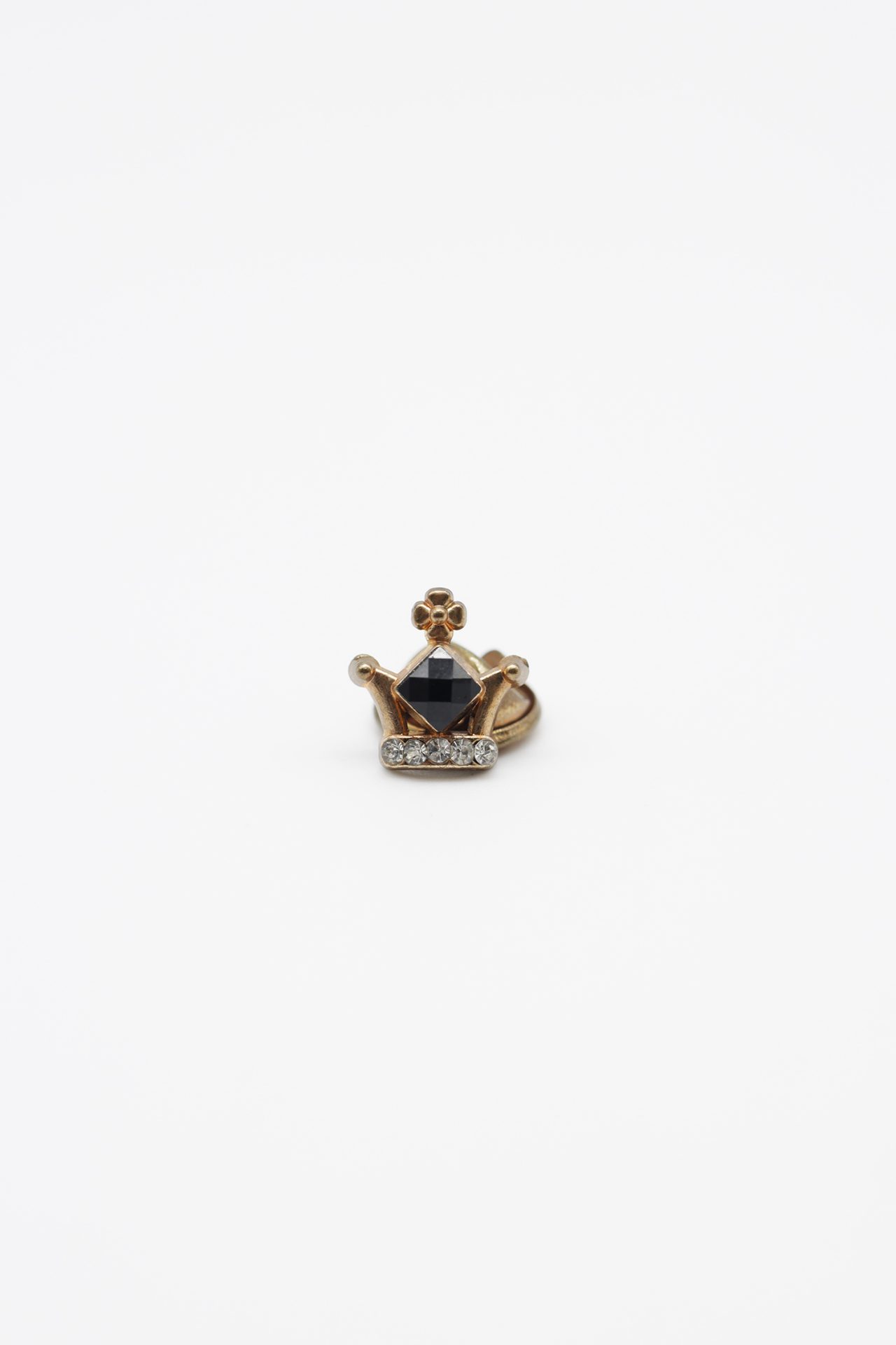 gold little crown brooch dgrie