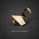 gold swan brooch dgrie 3