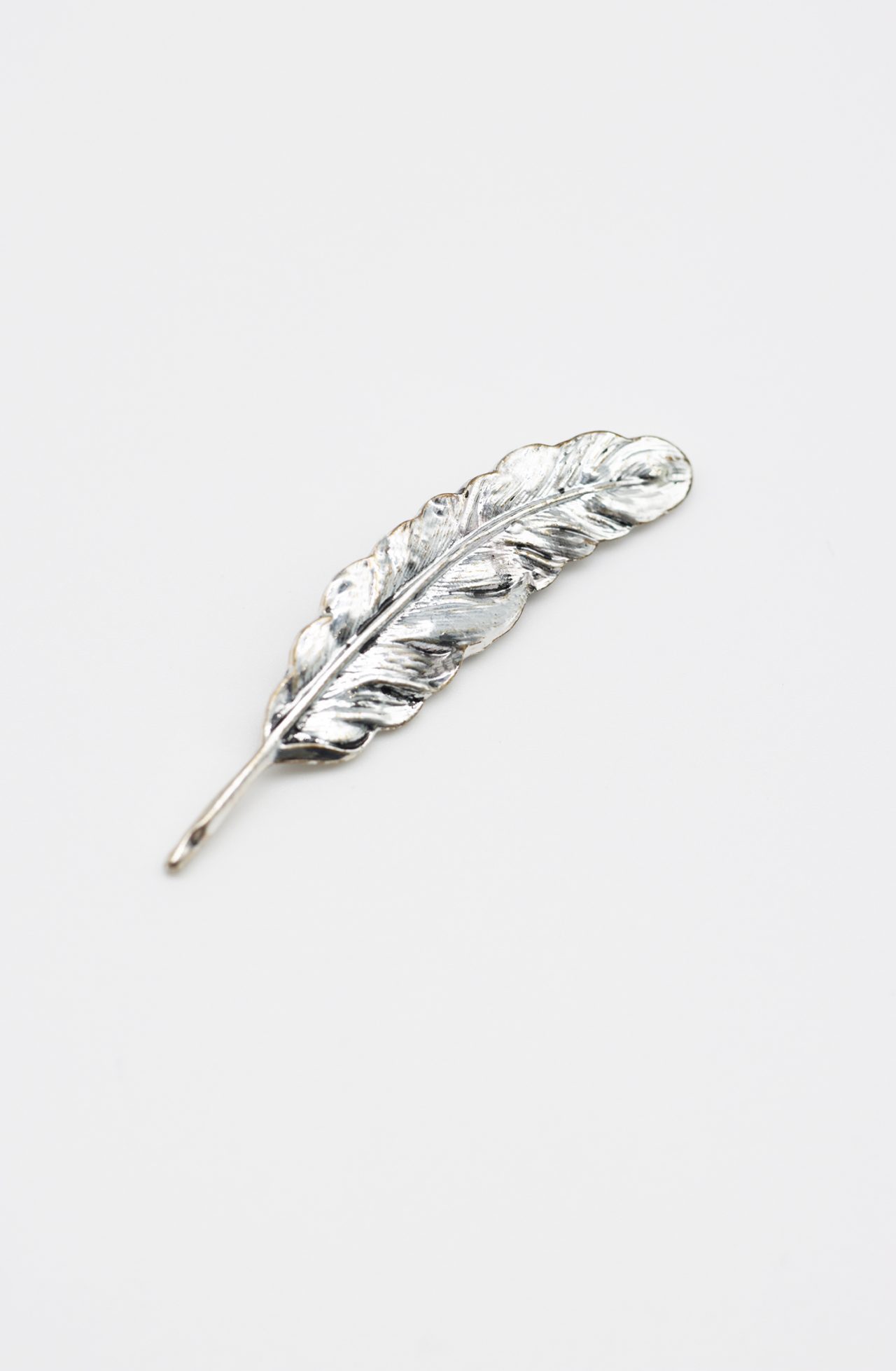 silver big leaf brooch dgrie