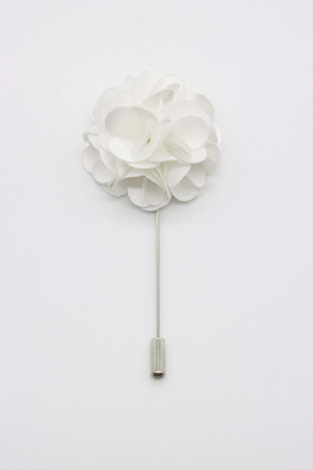 white flora lapel pin dgrie