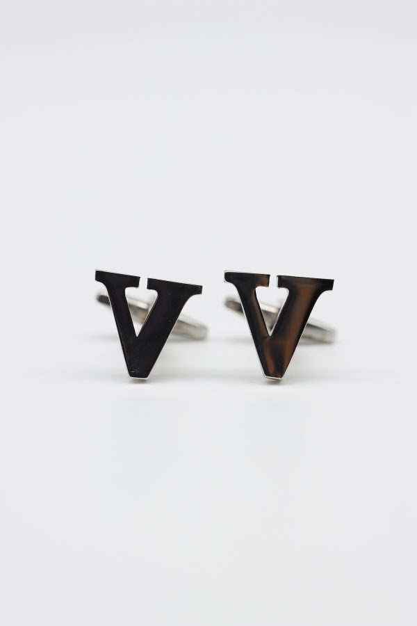 alphabet v cufflink dgrie